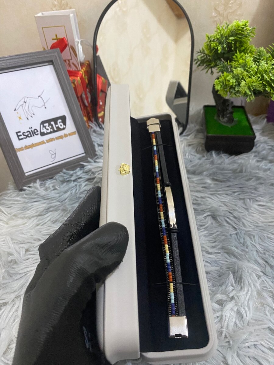 Bracelet en cuir luxueux