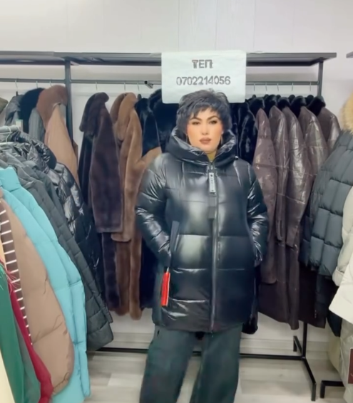 Женская черная куртка 