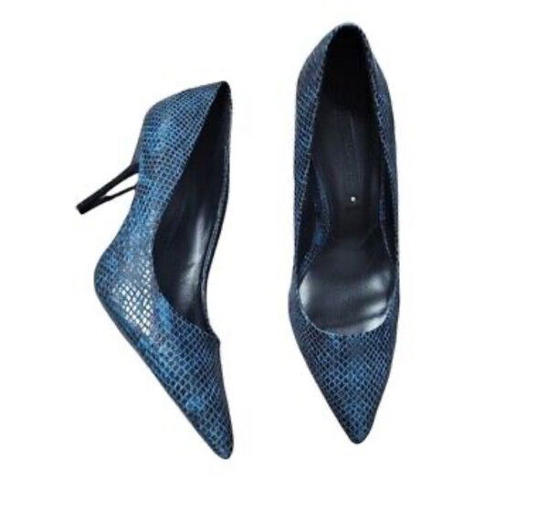 Escarpins bleus à talons hauts