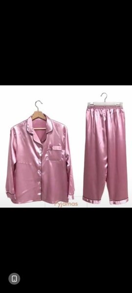 Pyjama en satin rose