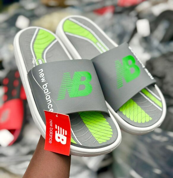 Claquettes New Balance Confort