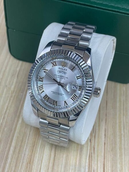 Luxe Montre Argentée