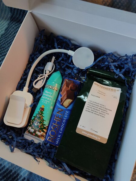 Новогодний подарочный бокс