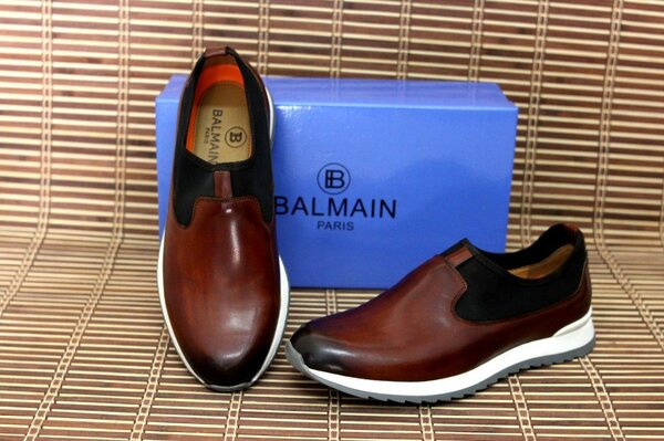 CHAUSSURE BALMAIN DE QUALITÉ ET ORIGINALE