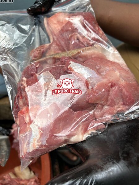 Porc sans os avec la peau