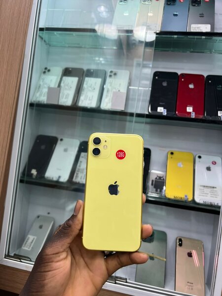 iPhone 11 simple Casi neuf 128Giga