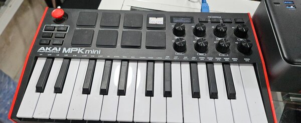 AKAI PROFESSIONAL MPK MINI MK3