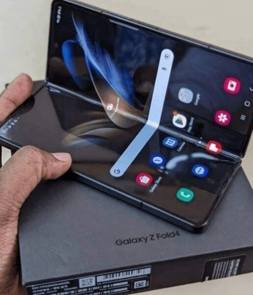 Samsung Galaxy Z Fold4 Smartphone