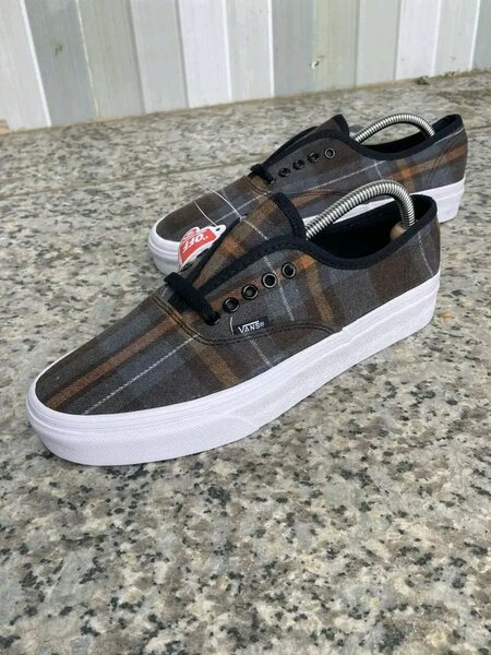 Chaussures Vans en tissu écossais marron