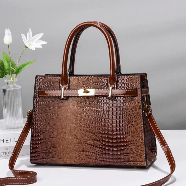 Stylish and fashionable women's bag