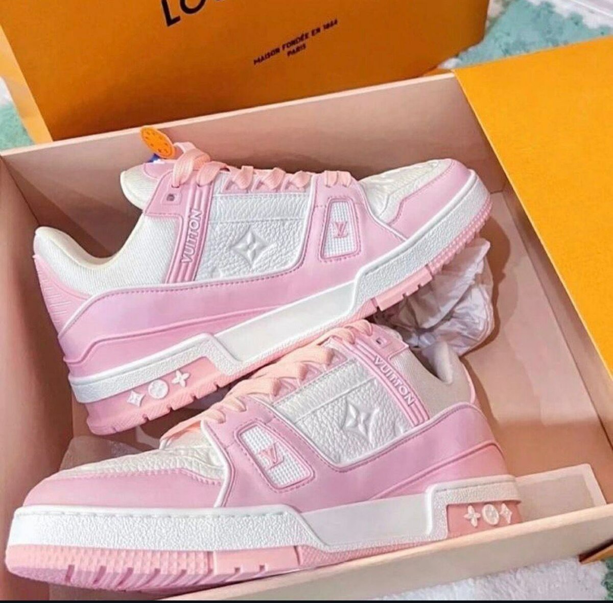 L.V Sneakers en cuir rose