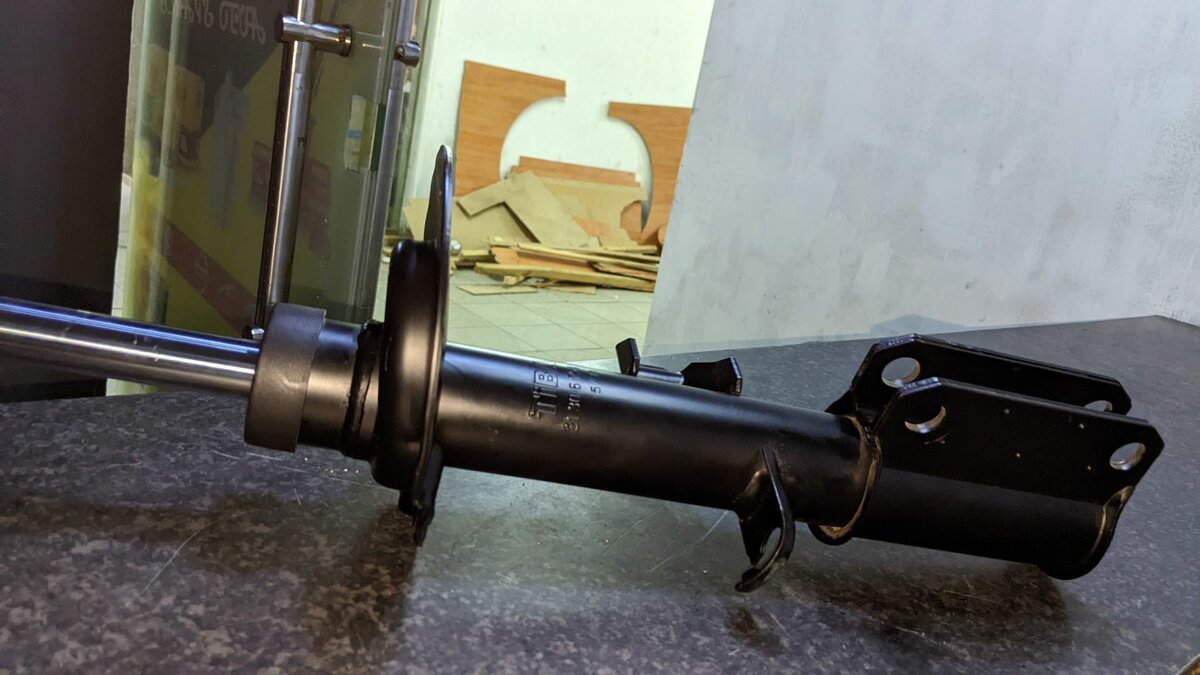 Front Shocks Absobers For BMW X5 E53i 2010