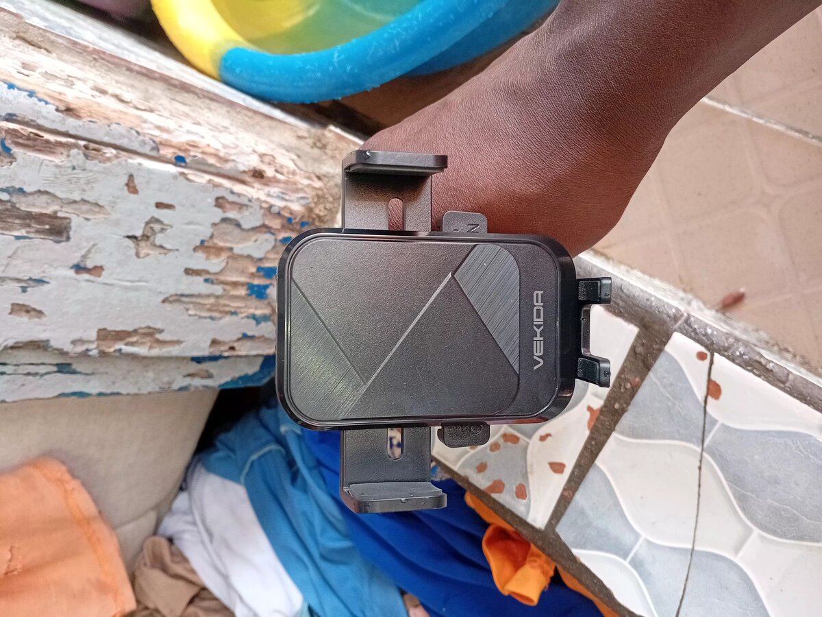 Support téléphone voiture