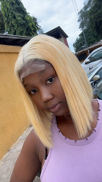 Perruque blonde de 10 pouces