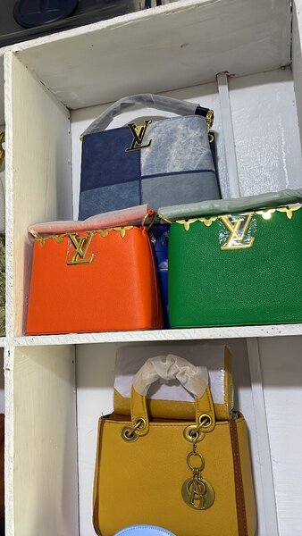 Sacs à main colorés élégants