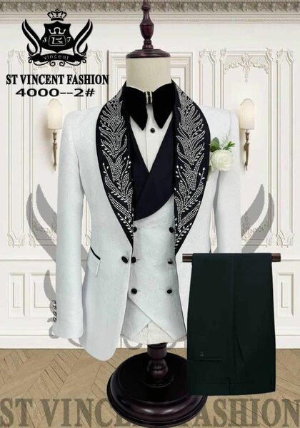 Costume de mariage élégant