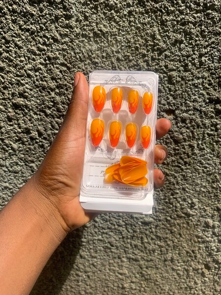 Ongles Effet Flamme Orange