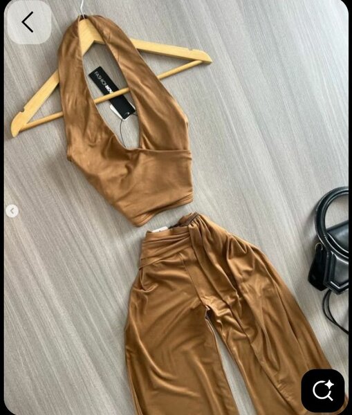 Ensemble top et pantalon chic