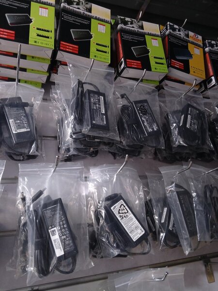 All kinds of laptops power pack available