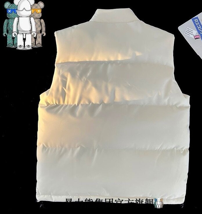 Женская белая безрукавка