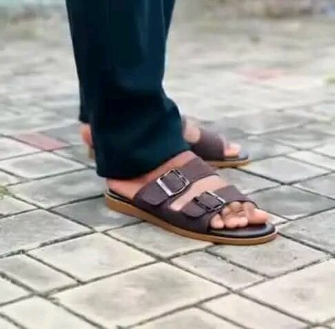 Sandales en cuir marron