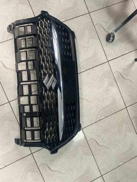 Grille avant Suzuki