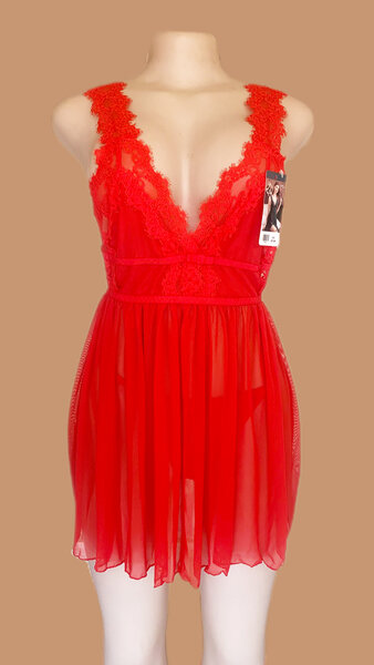 Nuisette en dentelle rouge sexy