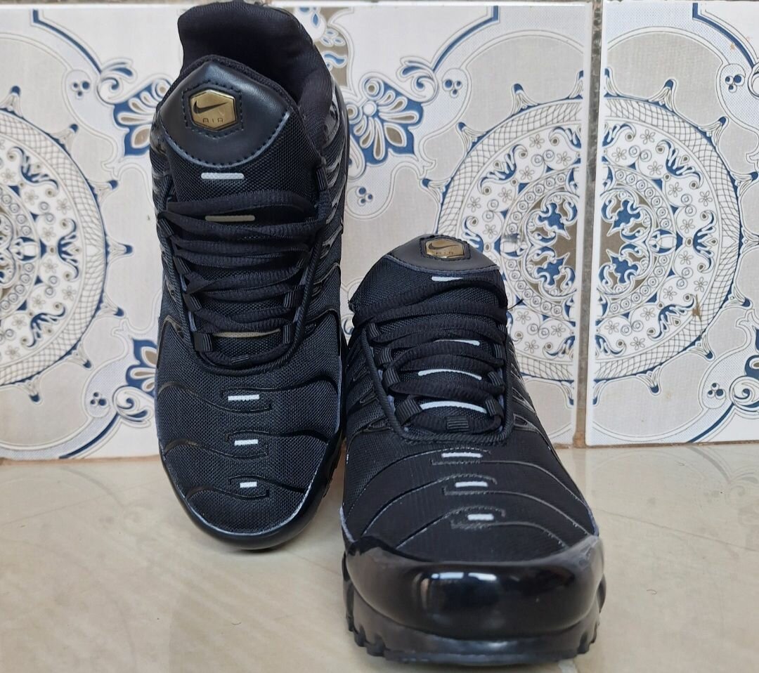 Baskets noires tendance homme