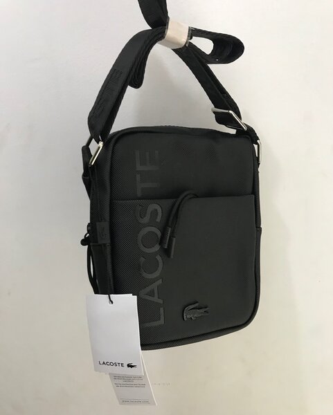 Sacoche Lacoste. Qualité supérieure.