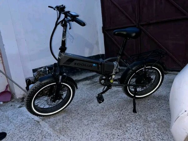 Vélo électrique pliable moderne