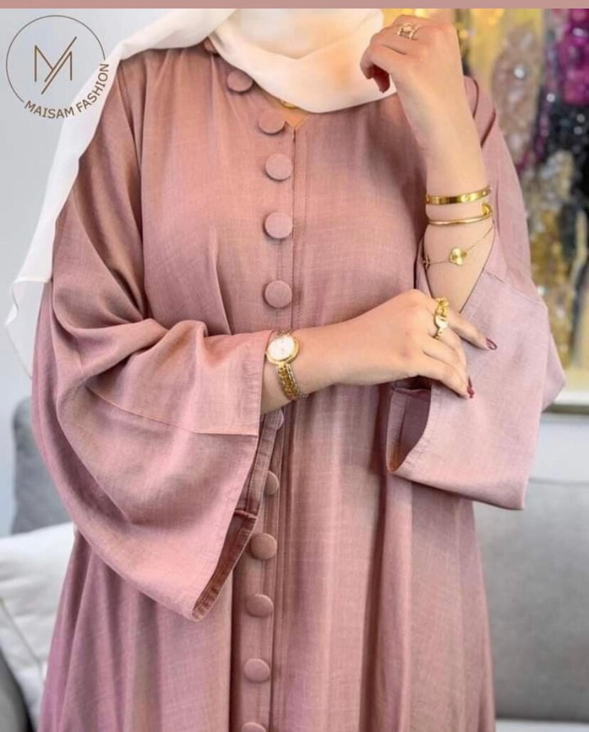 Robe élégante à boutons