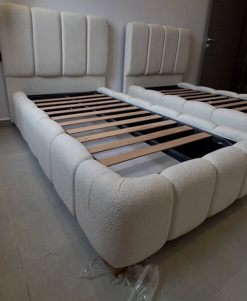 Cadre de lit double moderne