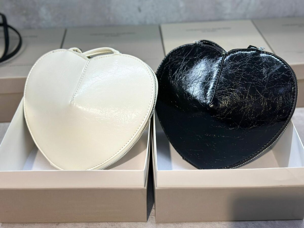 ALAIA новинка