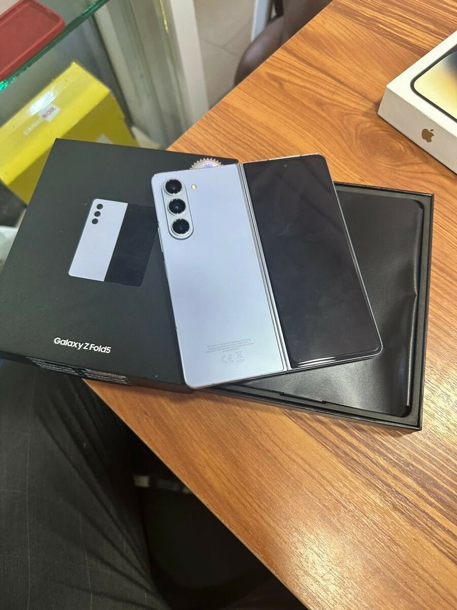 Samsung Z Fold 5 512/12 très bon état