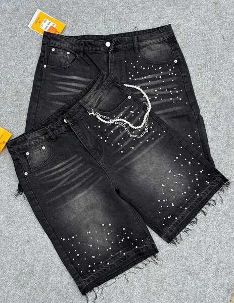 Shorts en denim brodés