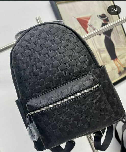 Sac à dos en cuir noir élégant