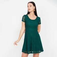 Robe élégante en dentelle verte