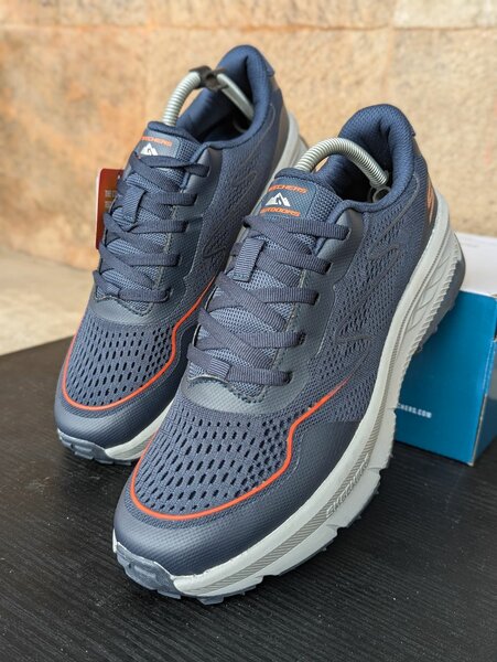SKETCHERS OUTDOORS ( ARCH FIT)
