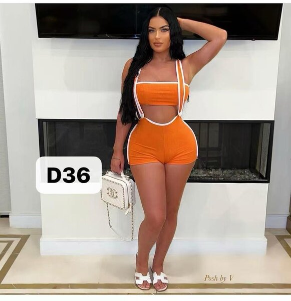 Ensemble court femme séduisant