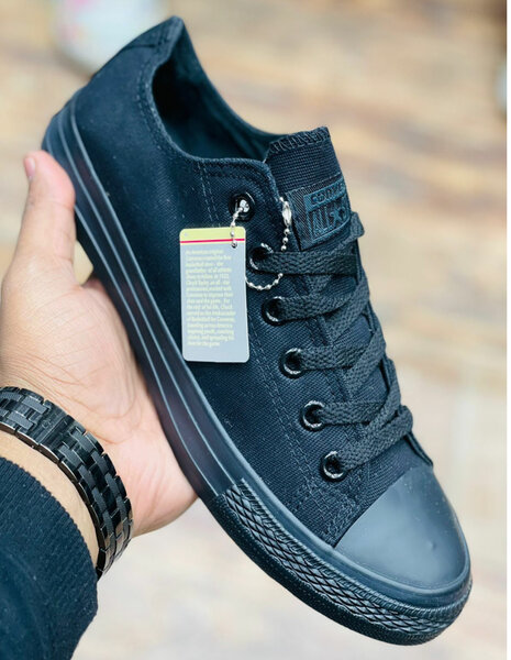 Baskets Noires Unisexes Élégantes