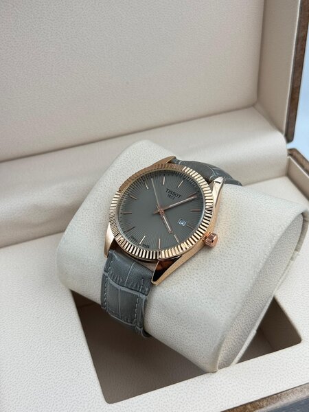 Montres élégantes en cuir