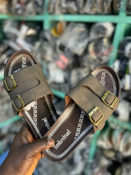 Sandales en cuir marron