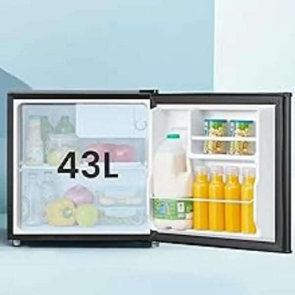 COMFEE MINI FRIDGE  ️