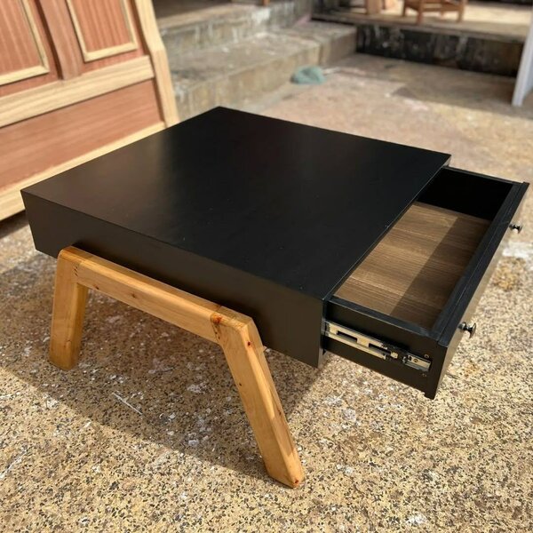 Minimalist Coffee table