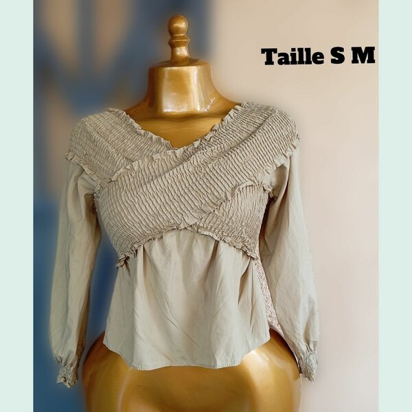 Blouse plissée élégante