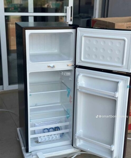 Mini réfrigérateur compact noir