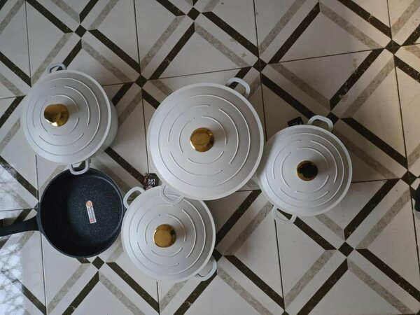 Kitchen 11 piece Cast Iron Pots Non-Stick Coated Cast Iron