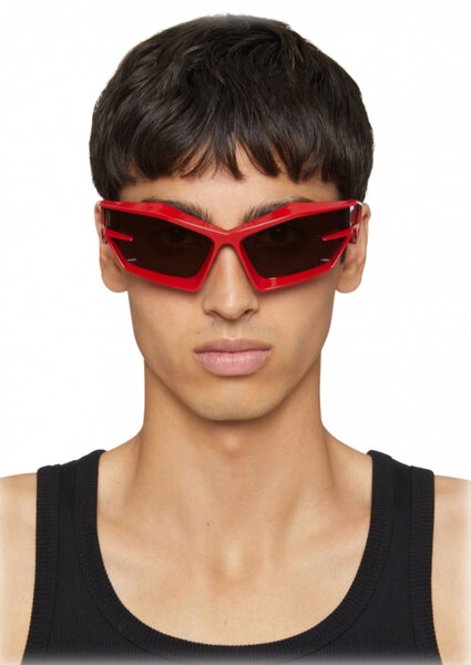 Lunettes de soleil futuristes