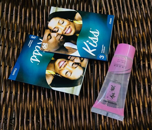 6 Préservatifs + lubrifiant