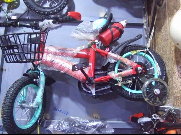 Vélo enfant avec stabilisateurs